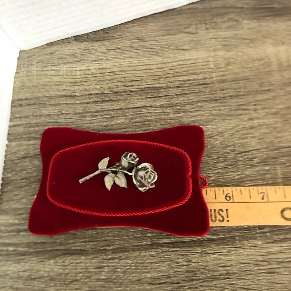 Vtg Italian Pewter Rose on Velvet Tabletop Decor - Picture 12 of 12